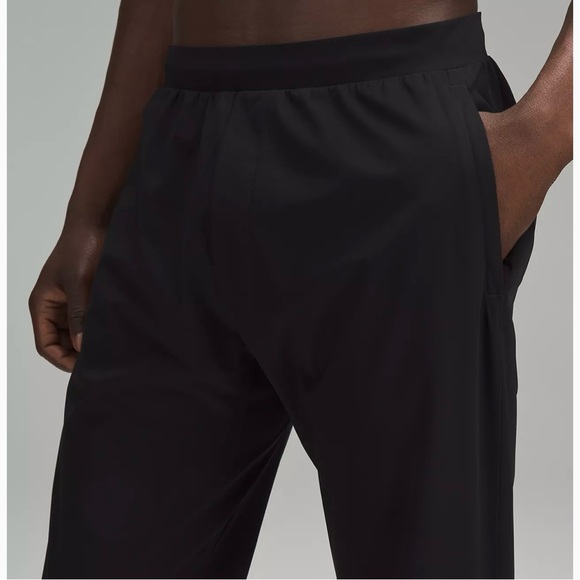 NWT Lululemon Surge Jogger in Black Size XS - Picture 2 of 6